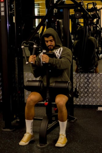 هودي فانديتا لون اخضر غامق بقصة عنق عميقة