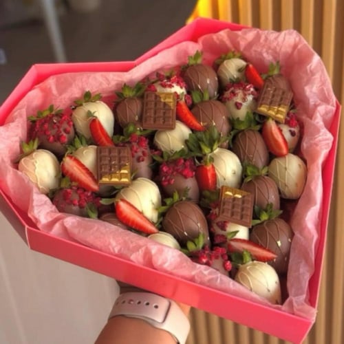 علب ورقيه مميزه شكل قلب