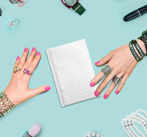 اظرف فقاعات ابيض بالكرتون