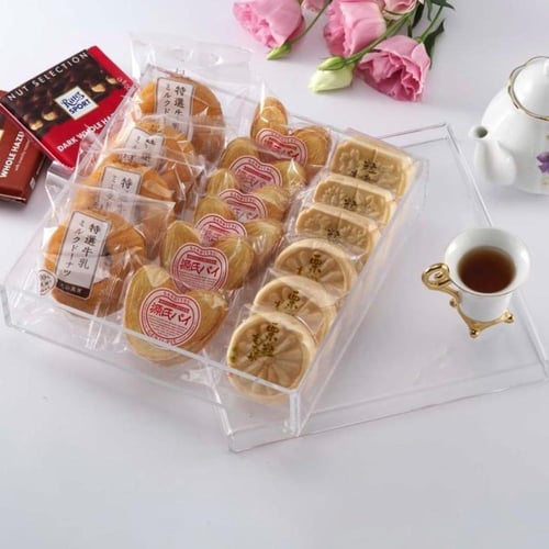 علب اكريليك مربعه بالكرتون