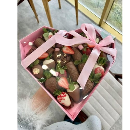 علب ورقيه مميزه شكل قلب