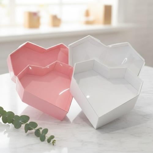 علب ورقيه مميزه شكل قلب