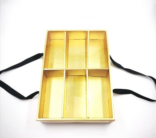 علب بحامل اسود