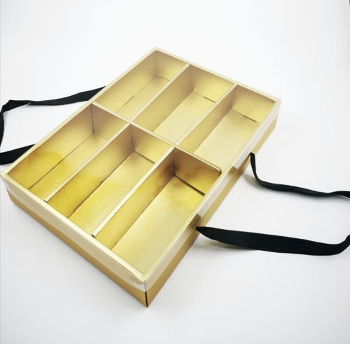 علب بحامل اسود