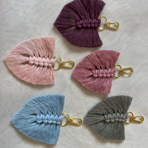 ميداليه مكرميه ورقه