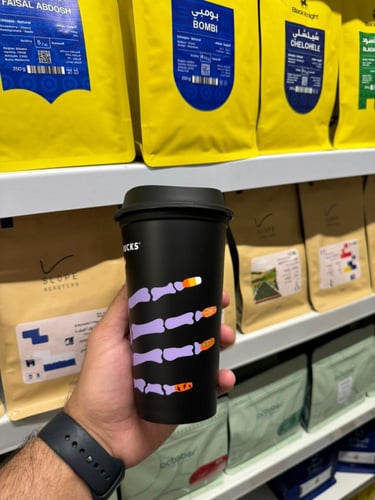 ستاربكس - كوب بلاستيك اسود هيكل