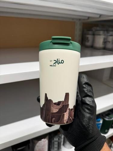 مزاج - مق ابيض وبني