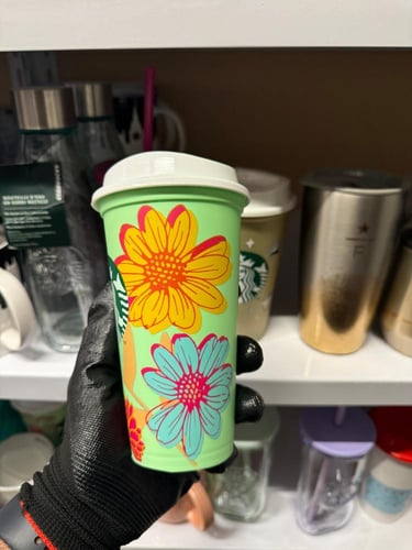 ستاربكس - كوب بلاستيك اخضر بورود