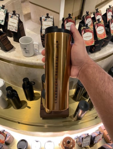 كوب ستاربكس ريزيرف ذهبي