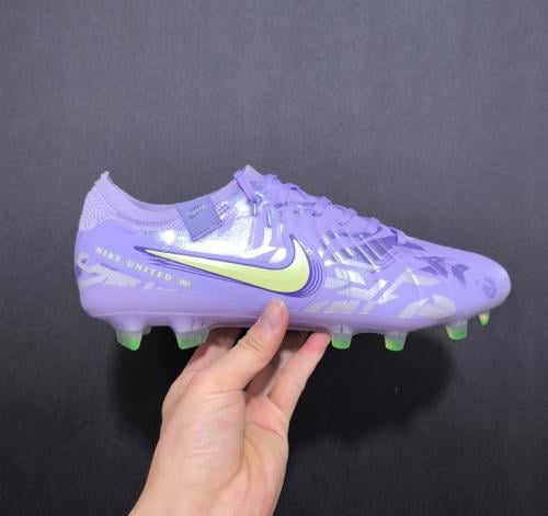 بوت نايك تيمبو