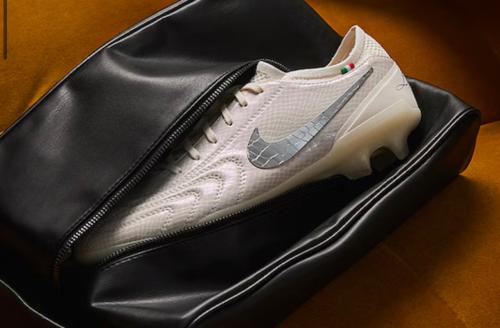 نايك تيمبو فئة المحترفين