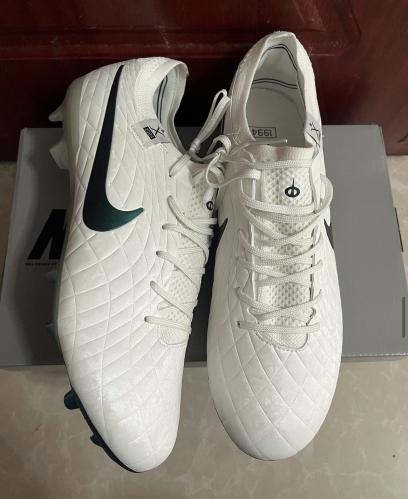 بوت نايك تيمبو