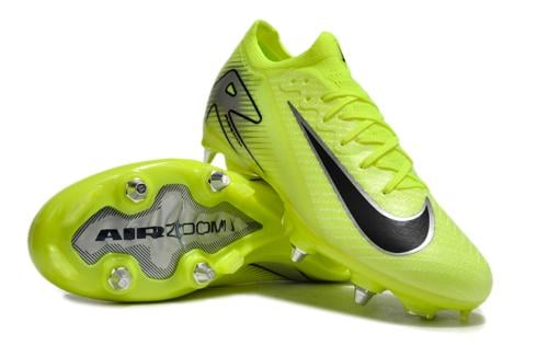 بوت نايك مسمار حديد