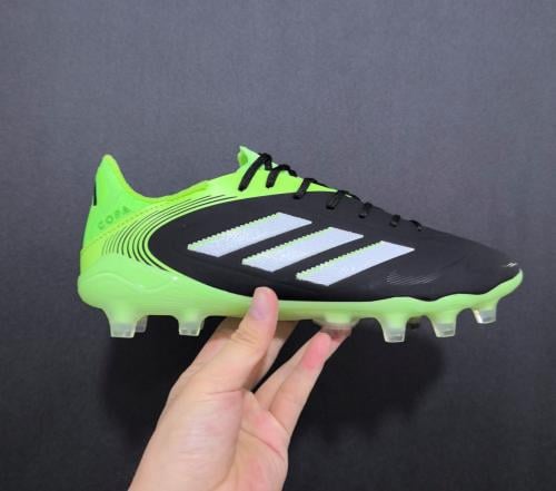 بوت اديداس كوبا