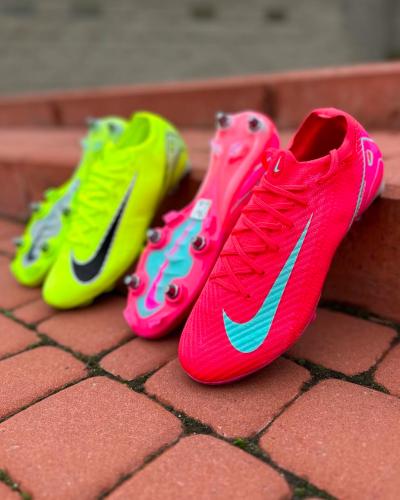 بوت نايك مسمار حديد