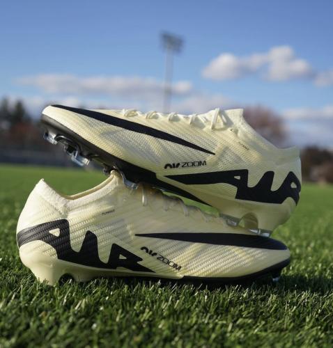 بوت نايك فانتنوم