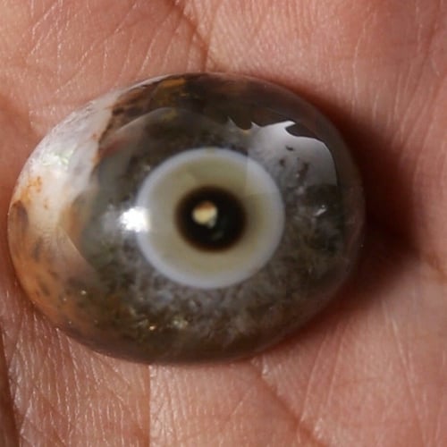 حجر عقيق سليماني هندي طبيعي عين نوادر في المنتصف