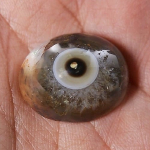 حجر عقيق سليماني هندي طبيعي عين نوادر في المنتصف