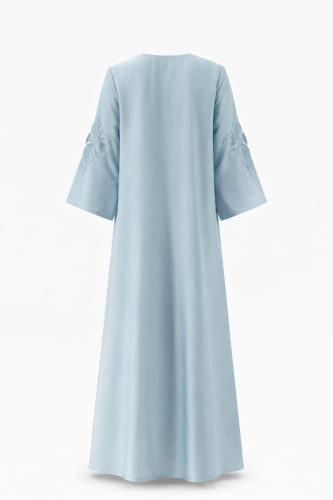 جلابية بقصة مستقيمة وتفاصيل بارزة ناعمة