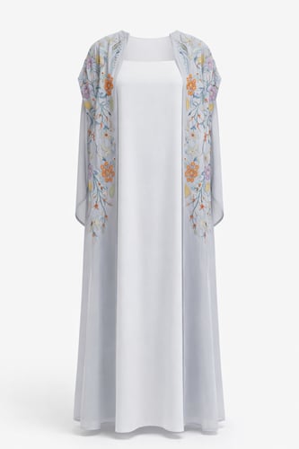 بشت بطبقة خارجية مطرزة وفتحة أمامية