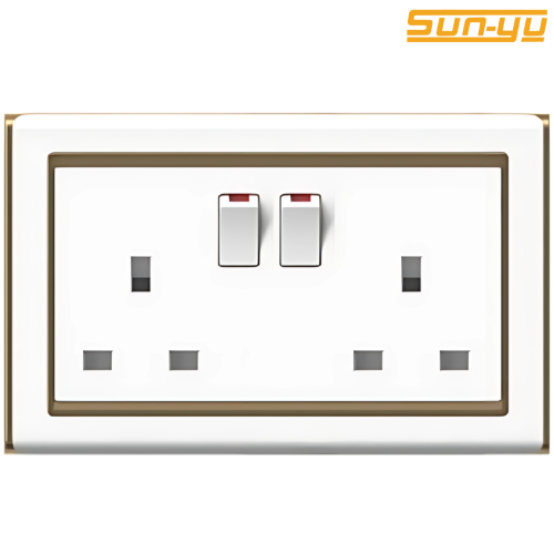 فيش مزدوج 13 امبير بمفتاح أبيض ذهبي SUNYU8 7*14