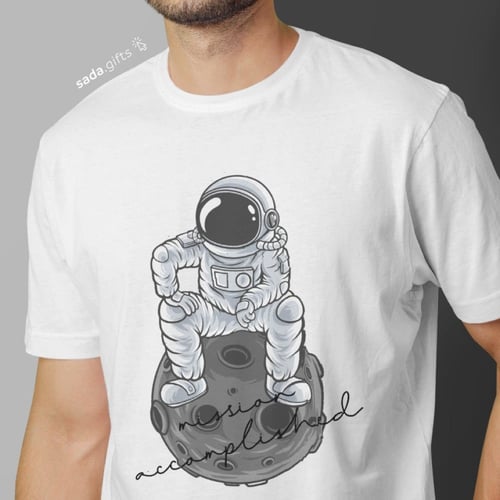 تي شيرت The moon