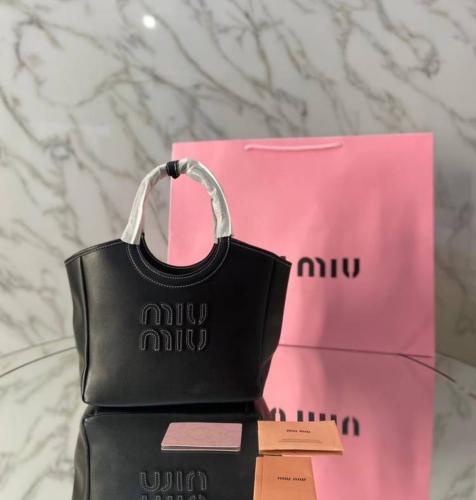 حقيبه ميوميو أيفي