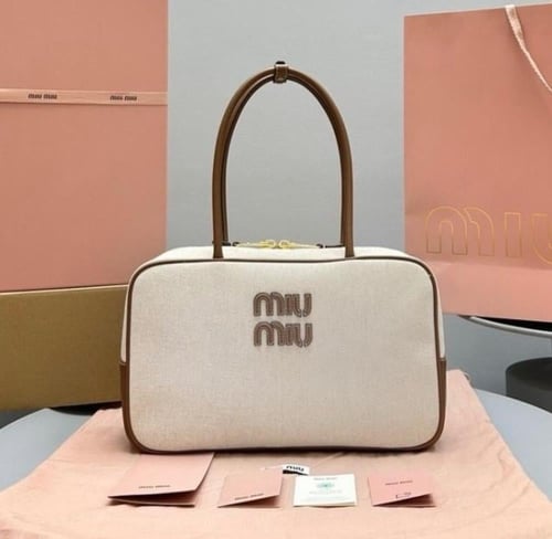 لمتد اديشن miu miu