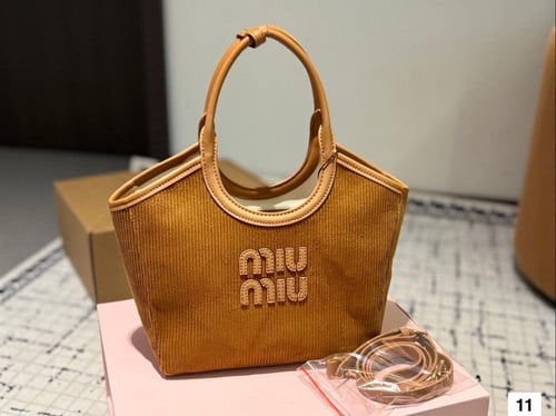 Miumiu مخمل