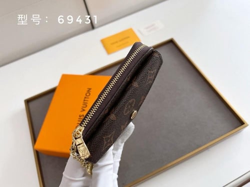 محفظه lv