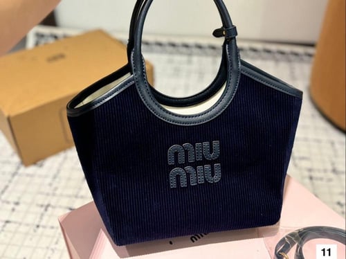 Miumiu مخمل