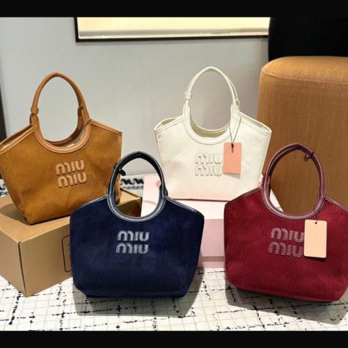 Miumiu مخمل