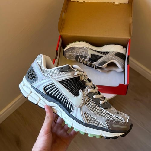 Nike VOMERO 5 "Cobblestone"