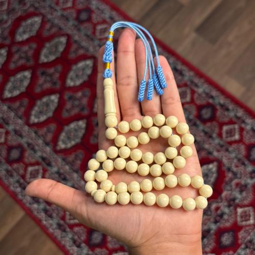 بكلايت شبيه عاج