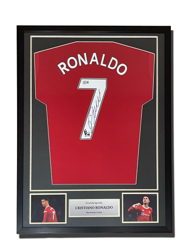 Personally signed T-shirt by Cristiano Ronaldo - M...