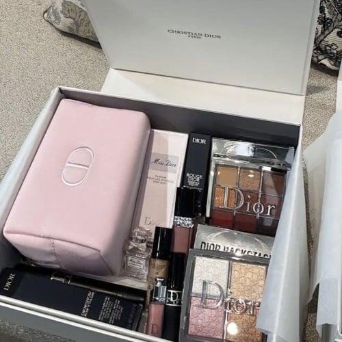 بوكس ديور - يحتوي على منتجات ديور من اختياراتك