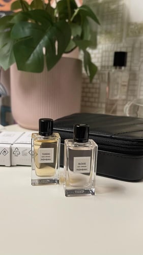 بكج سان لوران عطر توكسيدو و بلوز 7.5 مع الشنطة