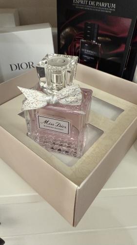 أو دو تواليت MISS DIOR BLOOMING BOUQUET