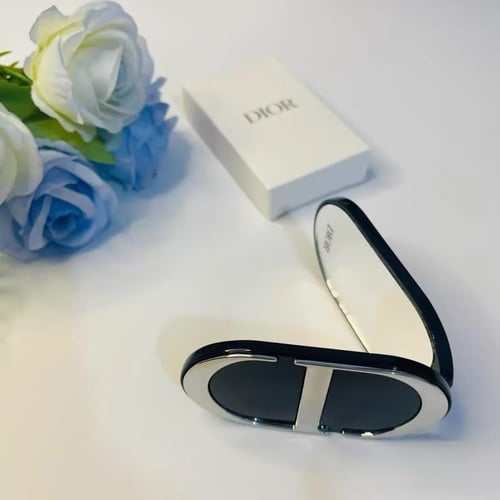 شعار Dior للجوال مع مراية