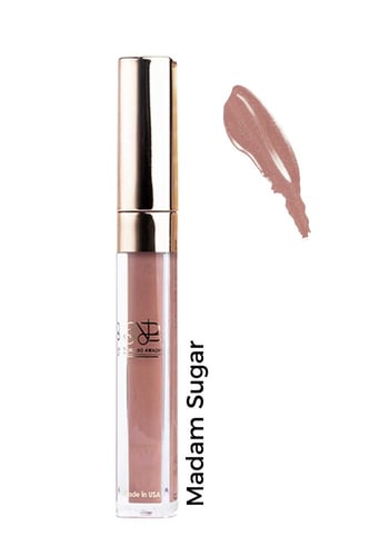 نورة بوعوض ملمع شفاه