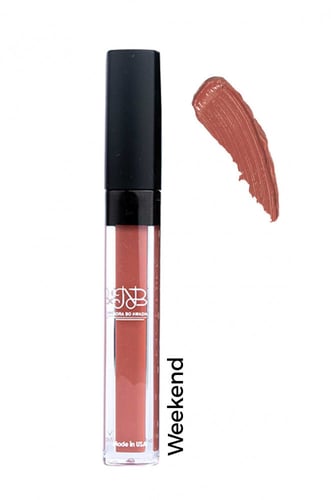 نورة بو عوض احمر شفاه سائل مطفي