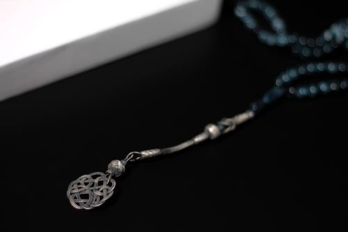 تراب كهرمان مموج داكن ناعم