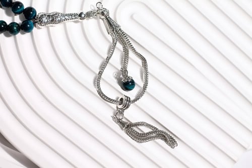 حجر عين النمر الأزرق