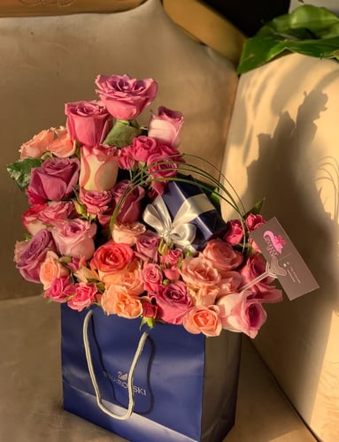 تنسيق مجموعه هدايا على كيس سواروفيسكي