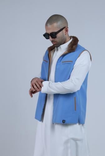 سديرية مميزة اللون سماوي ومحددة بني