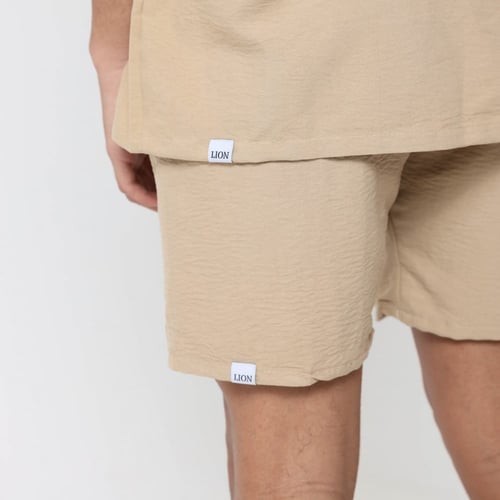 Linen shorts and T-shirt