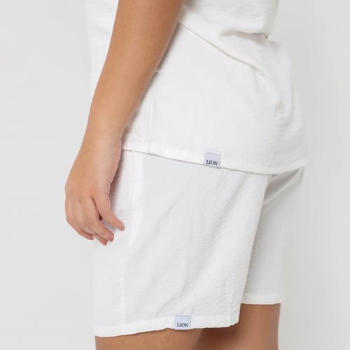 Linen shorts and T-shirt