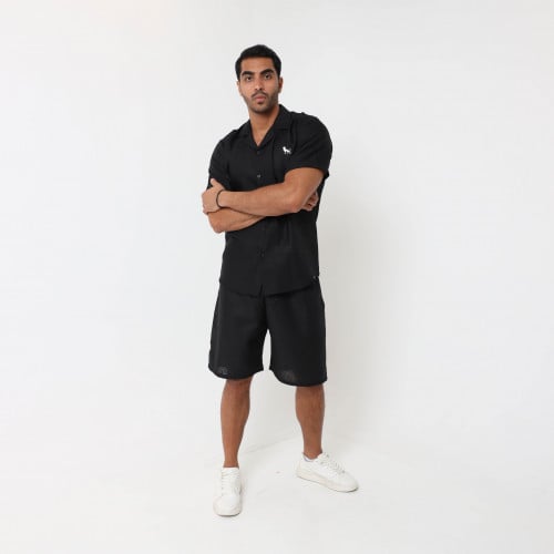 Linen shorts and T-shirt