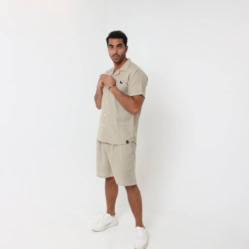 Linen shorts and T-shirt