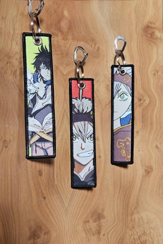 سلسلة مفاتيح بلاك كلوفر